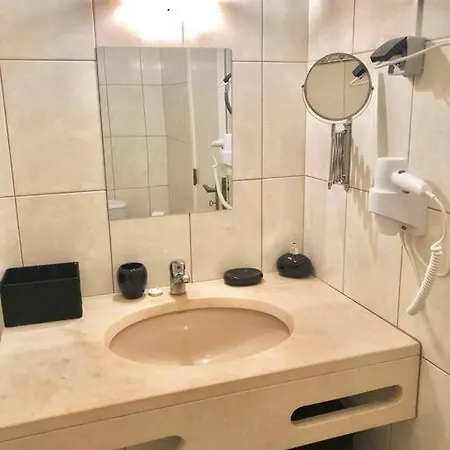 Lovely 1 Bedrom Apartamento *